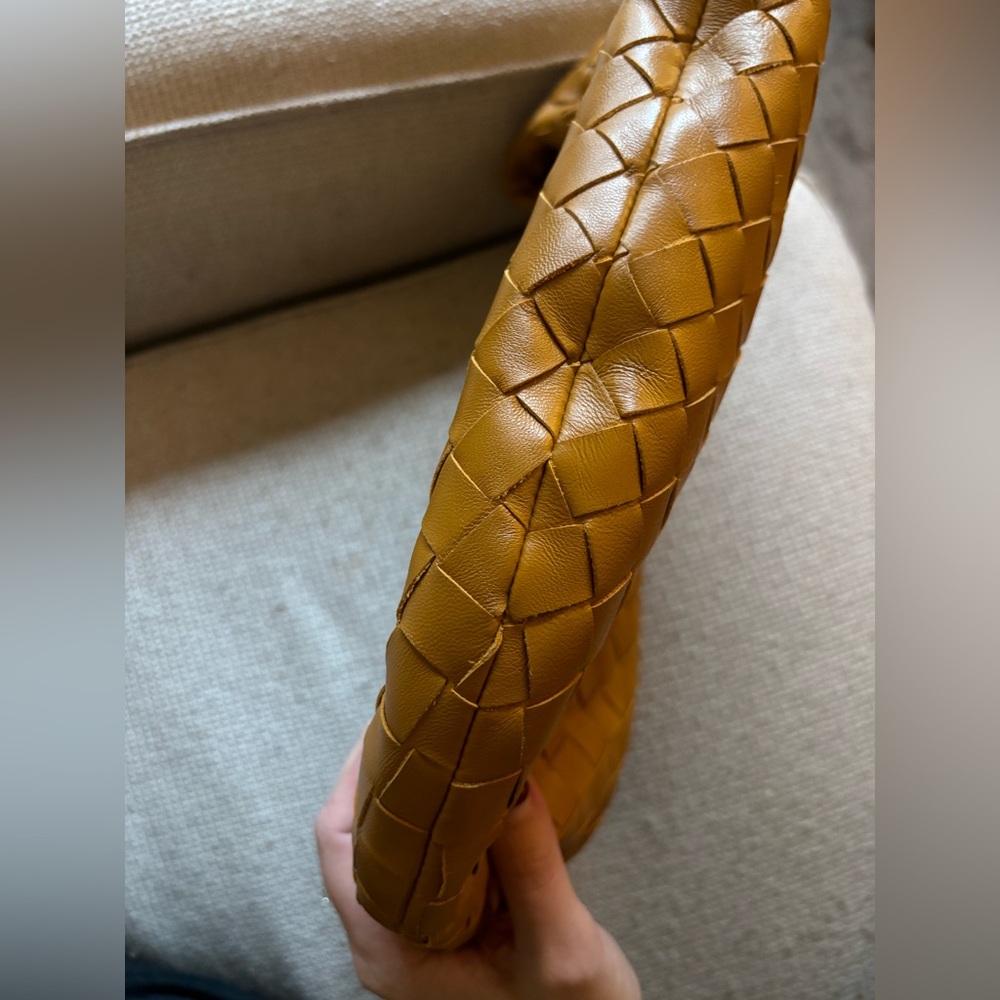 Sold- Bottega Veneta Teen Jodie - Picture 2 of 8